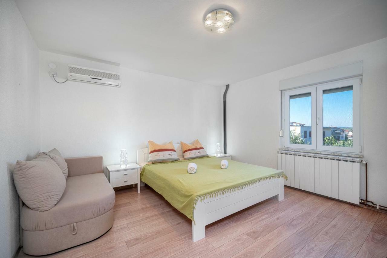 Apartmani Pataca Vodice Exteriör bild