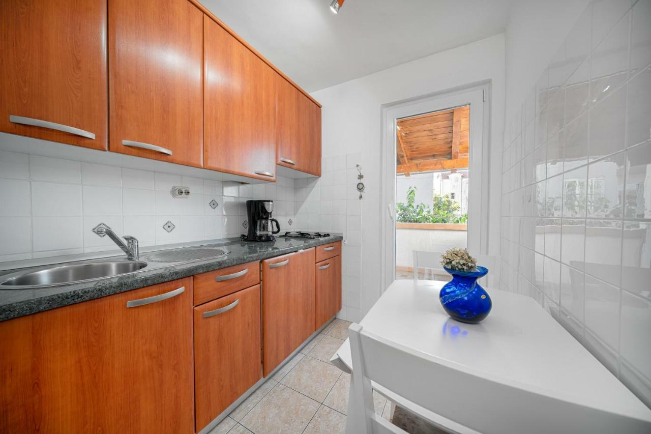 Apartmani Pataca Vodice Exteriör bild