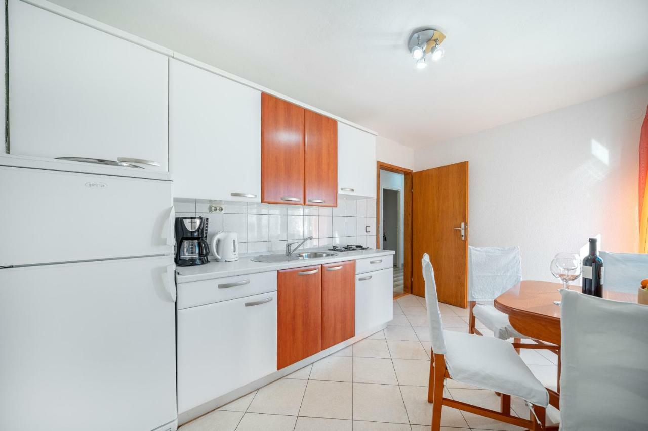 Apartmani Pataca Vodice Exteriör bild